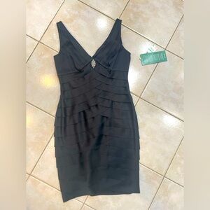 Jones Wear Elegant Black Dress
